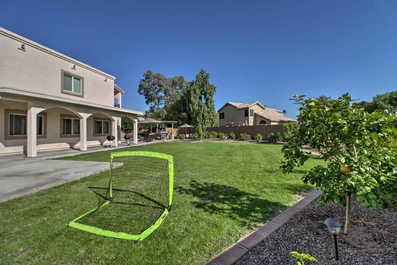 Lavish Avondale Escape With Private Pool And Game Room Holiday home